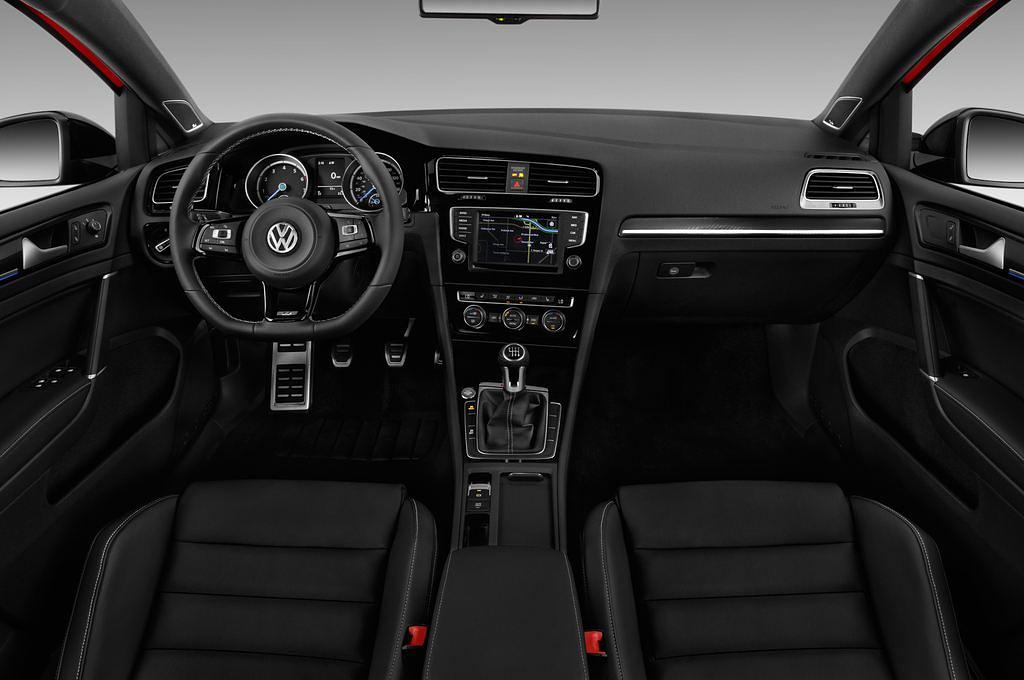 Volkswagen Golf (Baujahr 2016) R 5 Türen Cockpit und Innenraum