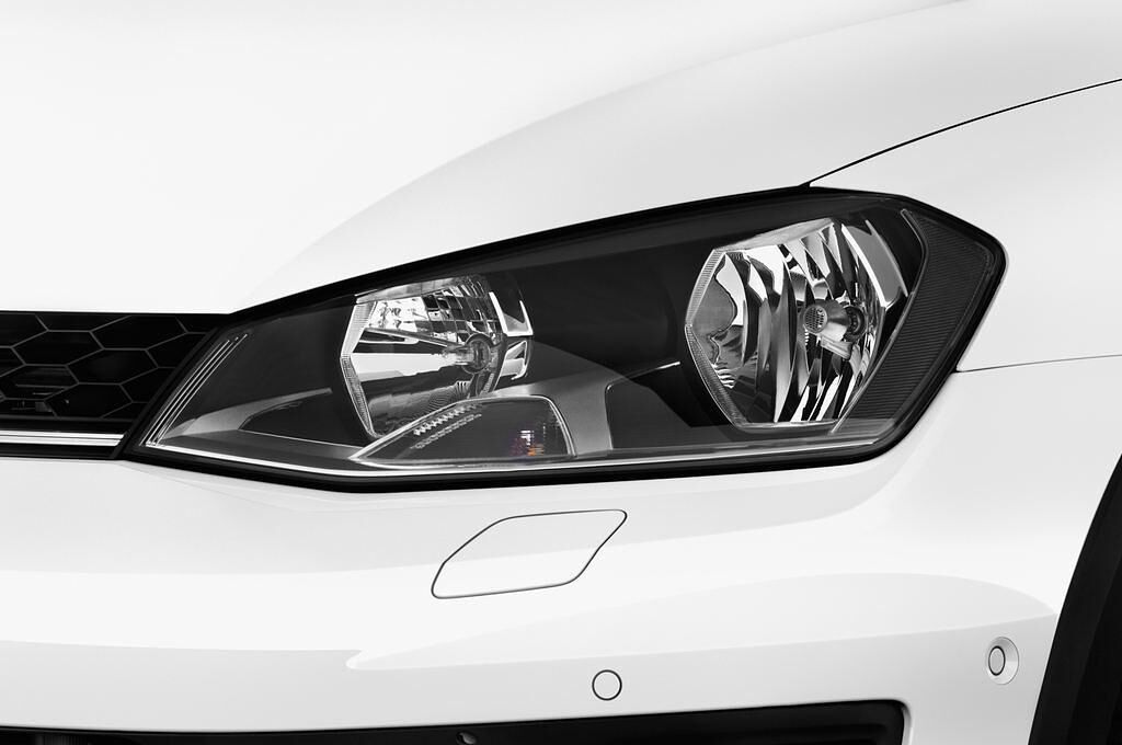 Volkswagen Golf (Baujahr 2016) Alltrack 5 Türen Scheinwerfer