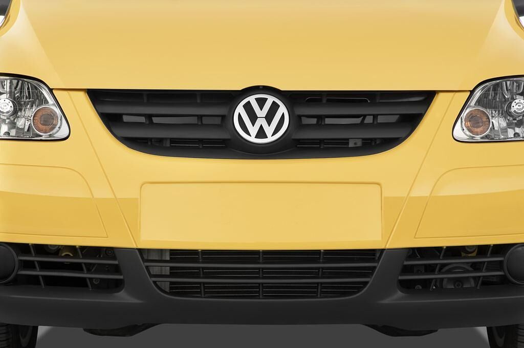Volkswagen Fox (Baujahr 2010) Style 3 Türen Kühlergrill und Scheinwerfer