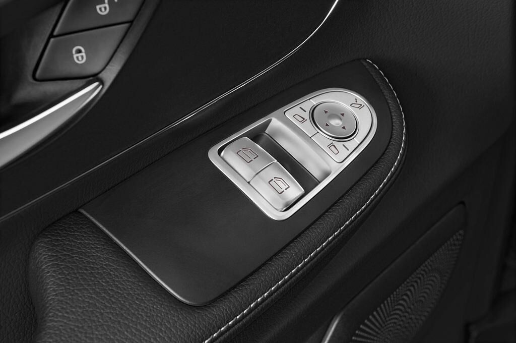 Mercedes V-Class (Baujahr 2014) Avantgarde 5 Türen Bedienungselemente Tür