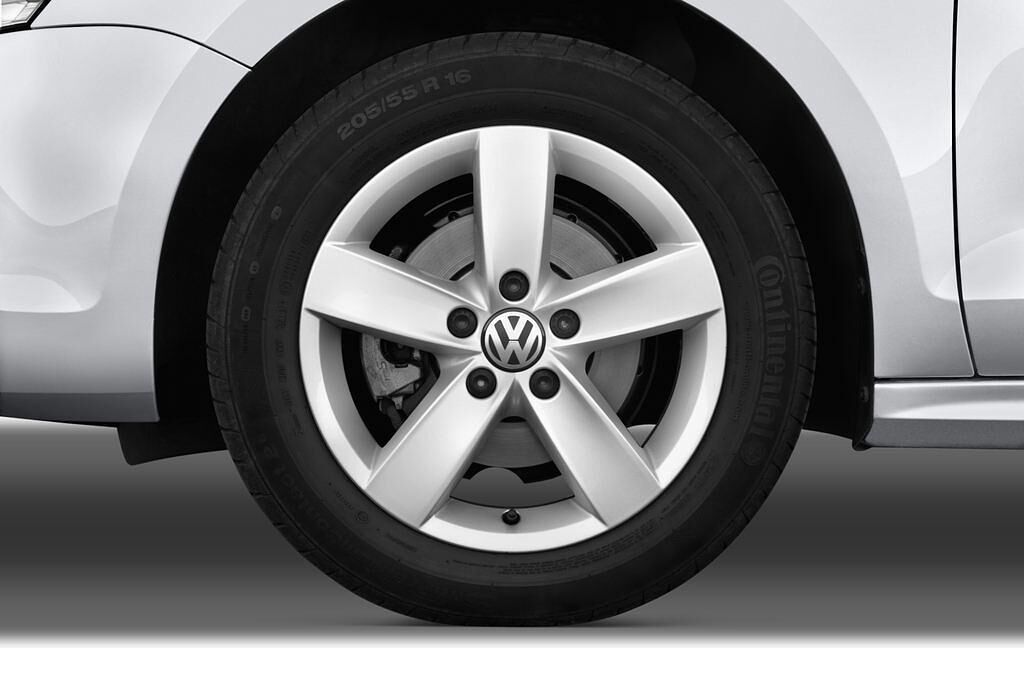 Volkswagen Jetta (Baujahr 2012) Comfortline Bluemotion Technology 4 Türen Reifen und Felge
