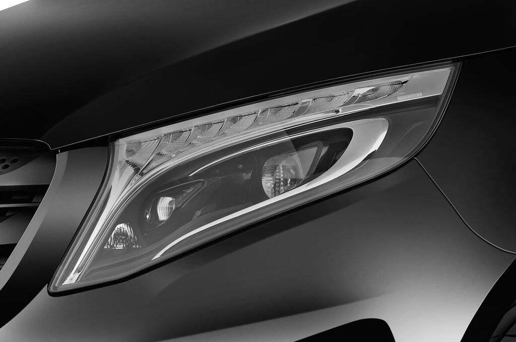 Mercedes Vito (Baujahr 2015) 119 Bluetec Lang 5 Türen Scheinwerfer
