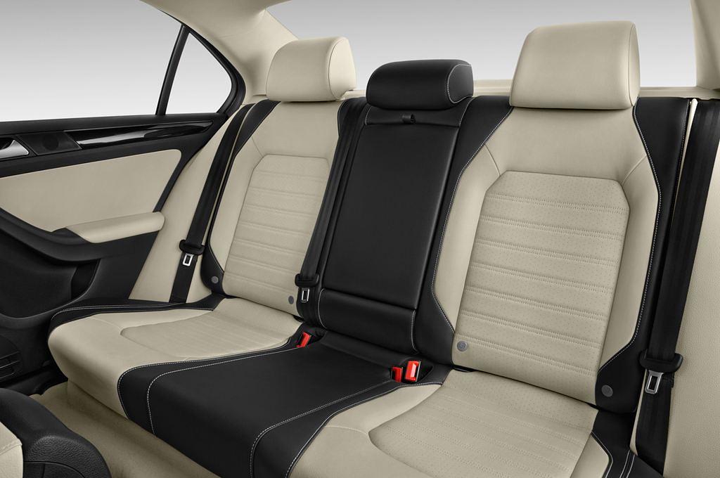 Volkswagen Jetta (Baujahr 2015) 1.2 Tsi Bluemotion Technology 4 Türen Rücksitze