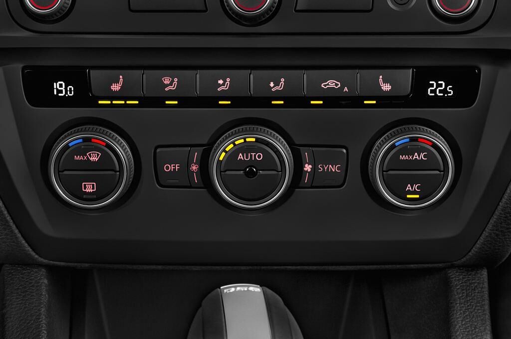 Volkswagen Jetta (Baujahr 2015) 1.4 Tsi 92Kw Bmt Comfortline 4 Türen Temperatur und Klimaanlage