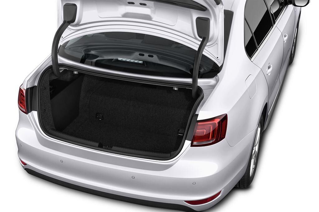 Volkswagen Jetta Hybrid (Baujahr 2014) Hybrid 4 Türen Kofferraum