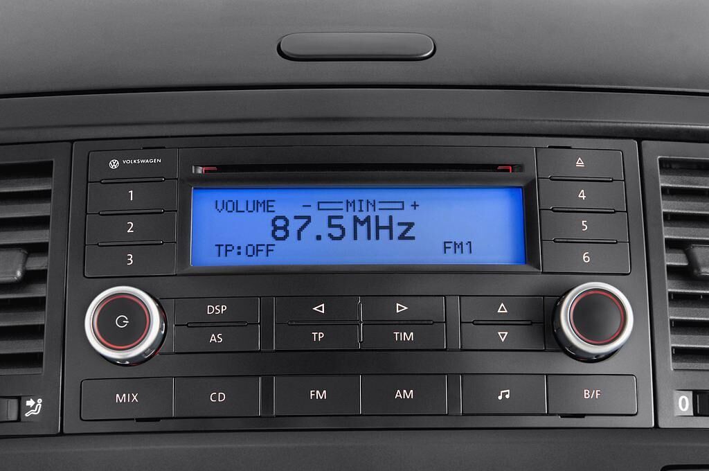 Volkswagen Multivan (Baujahr 2010) Comfortline 4 Türen Radio und Infotainmentsystem