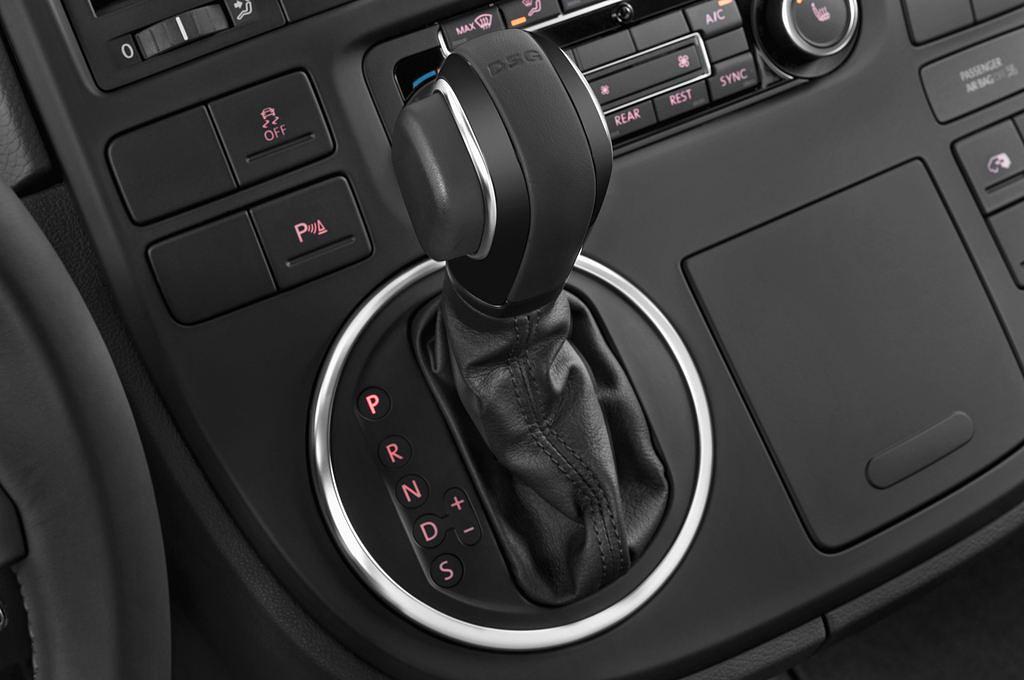 Volkswagen Multivan (Baujahr 2015) Comfortline 4WD AT 5 Türen Schalthebel