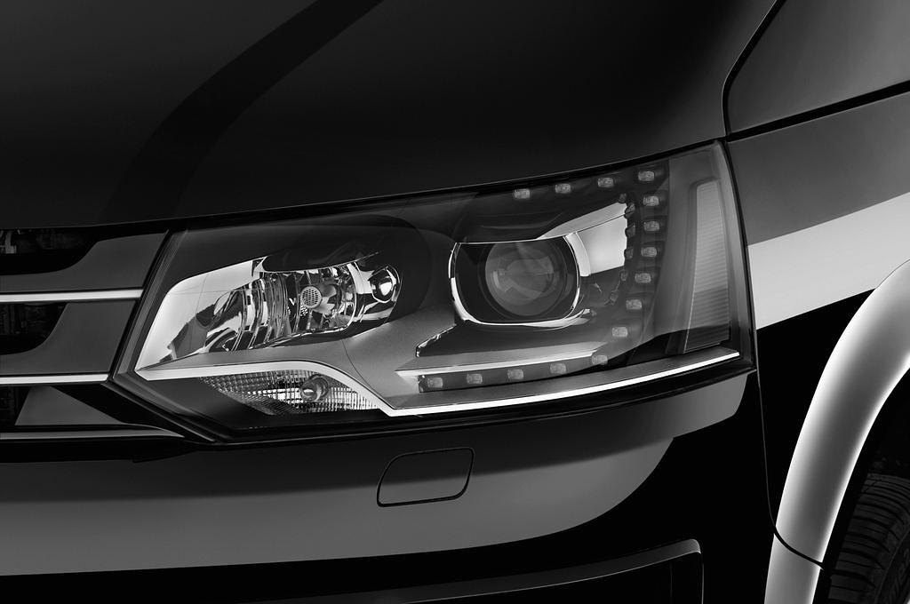 Volkswagen Multivan (Baujahr 2015) Comfortline 4WD AT 5 Türen Scheinwerfer