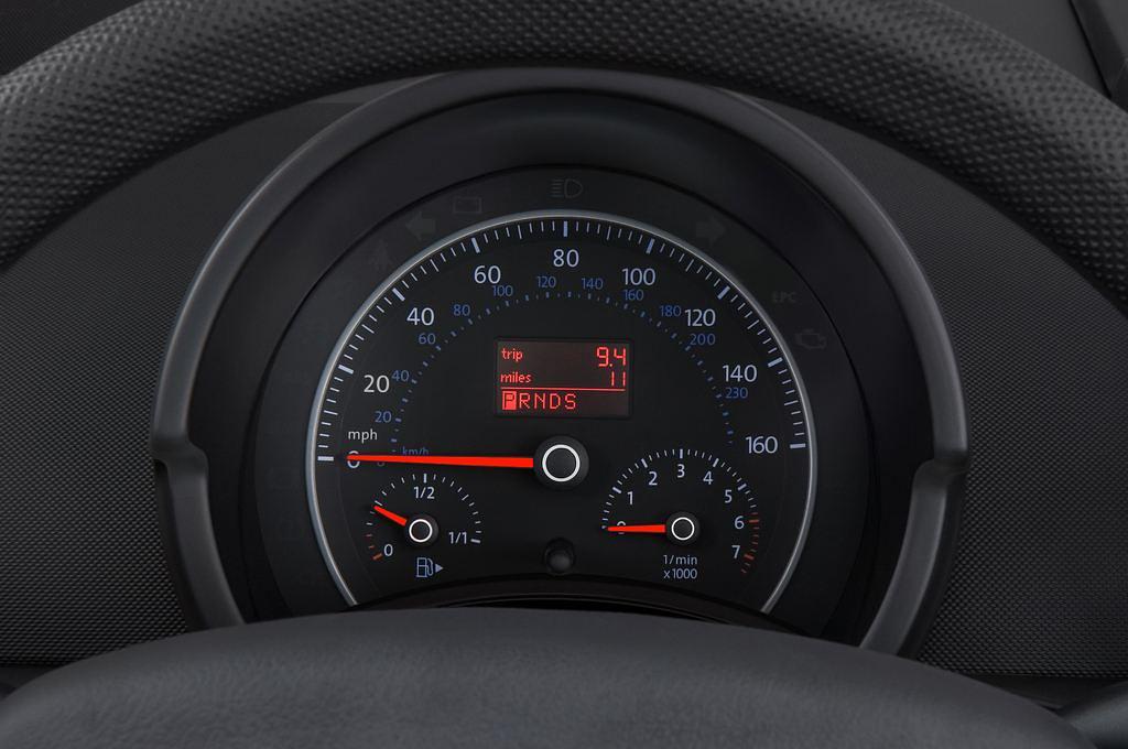 Volkswagen New Beetle (Baujahr 2010) - 2 Türen Tacho und Fahrerinstrumente