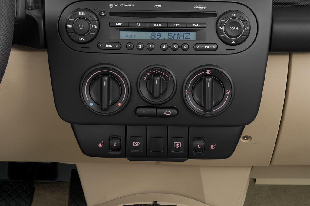 Volkswagen New Beetle (Baujahr 2010) - 2 Türen Temperatur und Klimaanlage