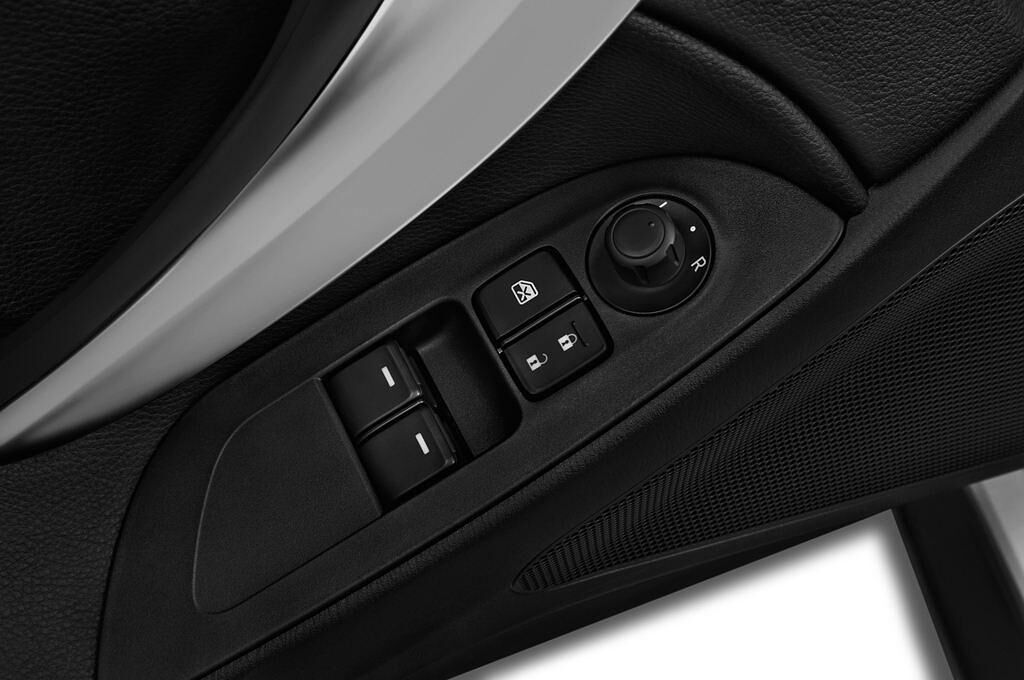 Abarth 124 Spider (Baujahr 2017) - 2 Türen Bedienungselemente Tür