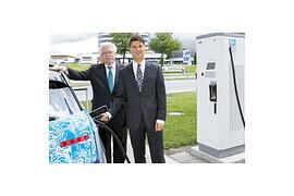 Elektro-Schnellladestation an der BMW Welt in München eröffnet