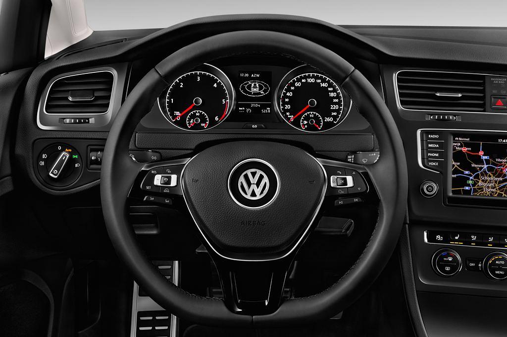 Volkswagen Golf (Baujahr 2016) Alltrack 5 Türen Lenkrad