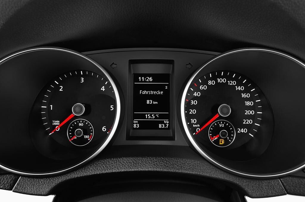 Volkswagen Golf Cabriolet (Baujahr 2012) - 2 Türen Tacho und Fahrerinstrumente