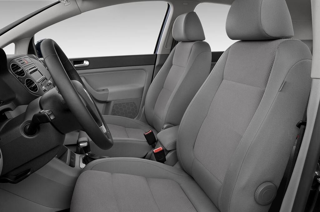 Volkswagen Golf Plus (Baujahr 2009) - 5 Türen Vordersitze