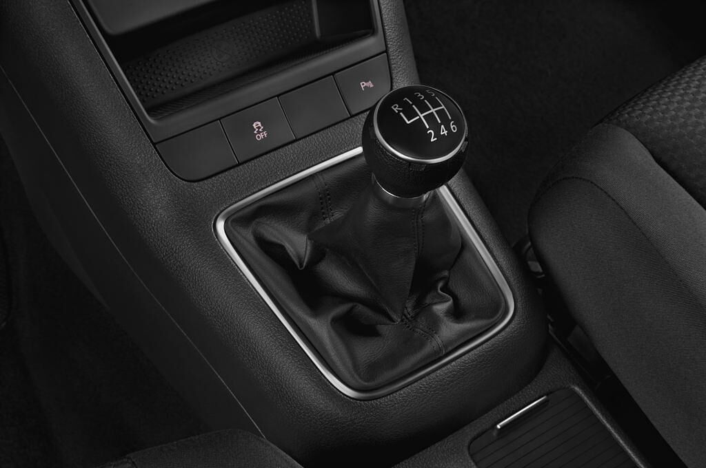 Volkswagen Golf Plus (Baujahr 2012) Trendline 5 Türen Schalthebel