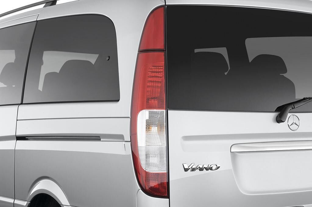 Mercedes Viano (Baujahr 2009) Ambiente 4 Türen Rücklicht