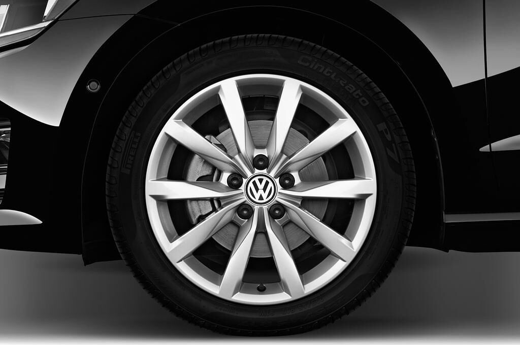 Volkswagen Golf Sportsvan (Baujahr 2015) Comfortline 5 Türen Reifen und Felge