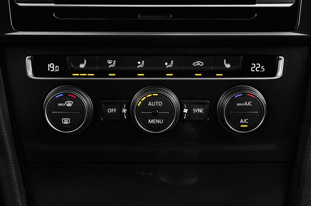 Volkswagen Golf Variant (Baujahr 2017) Trendline 5 Türen Temperatur und Klimaanlage