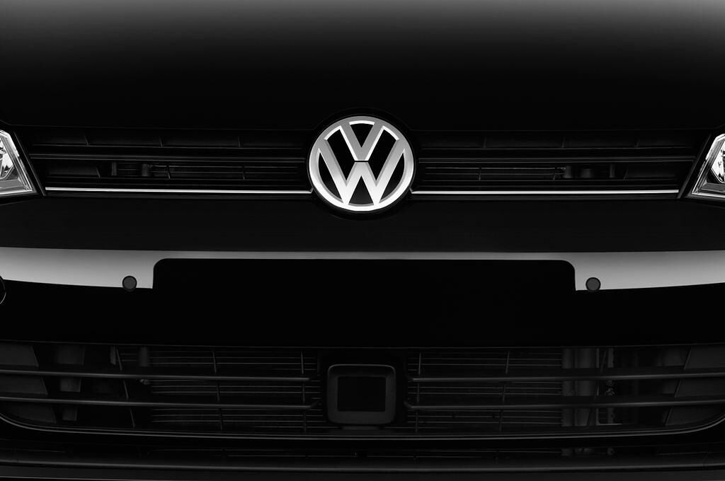 Volkswagen Golf Varient (Baujahr 2014) Trendline 5 Türen Kühlergrill und Scheinwerfer