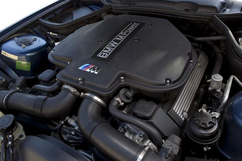 Der V8 Motor des BMW Z8 kommt von BMW M