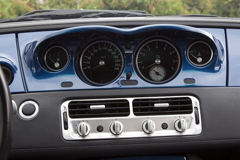 Die Instrumente des BMW Z8 beschränken sich auf das Wesentliche