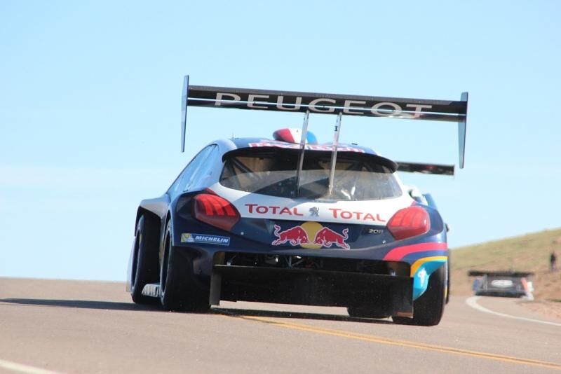 Sebastian Loeb im Peugeot 208 T16 Pikes Peak