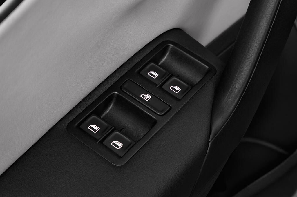 Volkswagen Polo (Baujahr 2016) Blue GT 5 Türen Bedienungselemente Tür