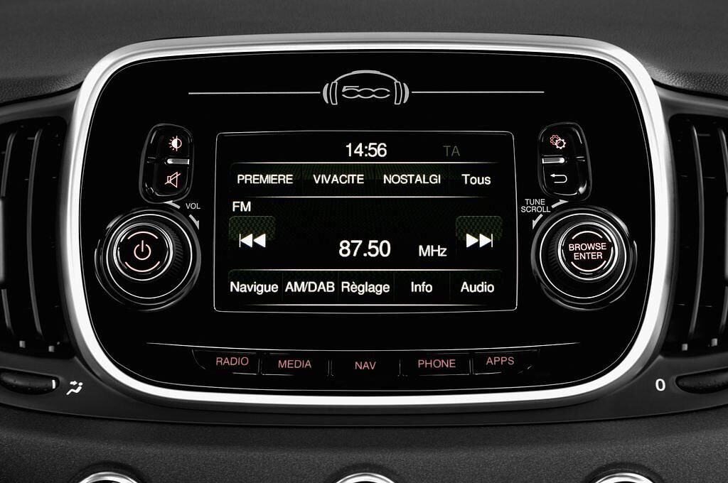 Abarth 595C Competizione (Baujahr 2016) - 2 Türen Radio und Infotainmentsystem