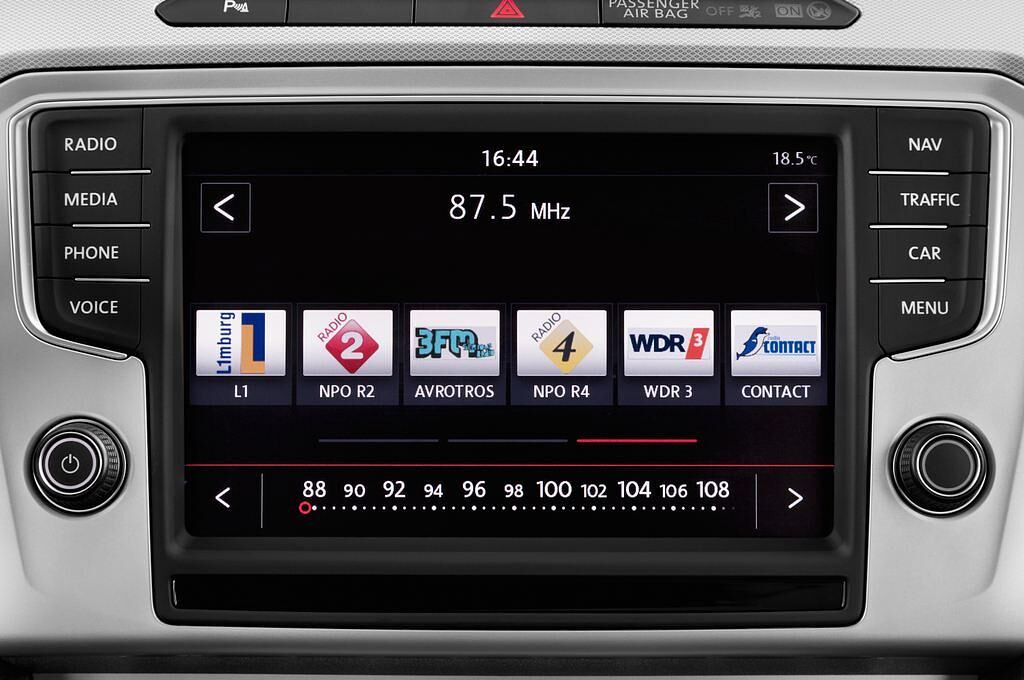 Volkswagen Passat (Baujahr 2015) 1.4 Tsi 118Kw Comfortline Bmt 4 Türen Radio und Infotainmentsystem