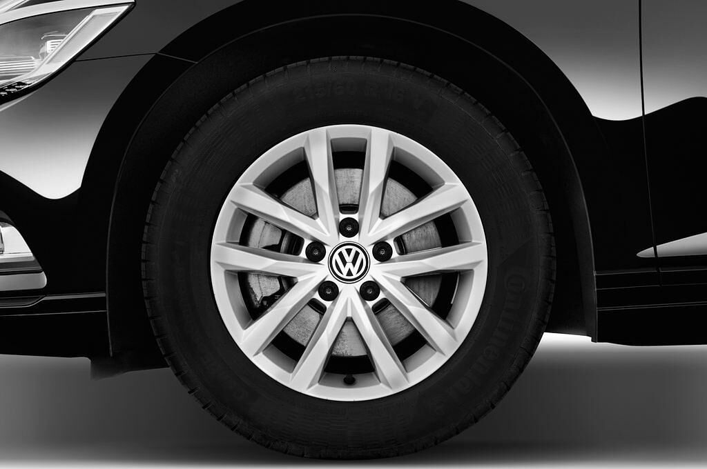 Volkswagen Passat (Baujahr 2015) 1.4 Tsi 118Kw Comfortline Bmt 4 Türen Reifen und Felge
