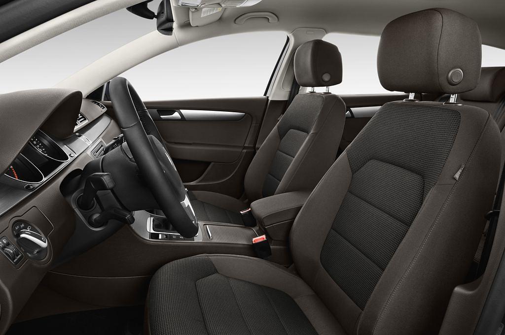 Volkswagen Passat (Baujahr 2012) Comfortline Bluemotion Technology 5 Türen Vordersitze