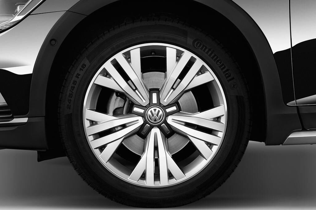 Volkswagen Passat (Baujahr 2016) Alltrack 5 Türen Reifen und Felge