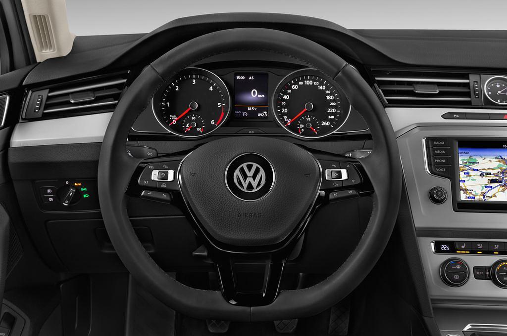Volkswagen Passat Variant (Baujahr 2015) 1.6 Tdi Comfortline Bmotion Tech Variant 5 Türen Lenkrad