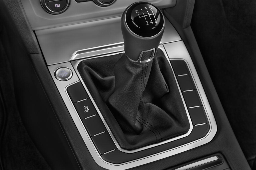 Volkswagen Passat Variant (Baujahr 2015) 1.6 Tdi Comfortline Bmotion Tech Variant 5 Türen Schalthebel