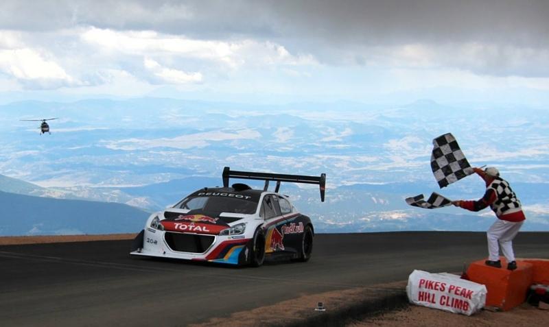 Sebastian Loeb im Peugeot 208 T16 Pikes Peak