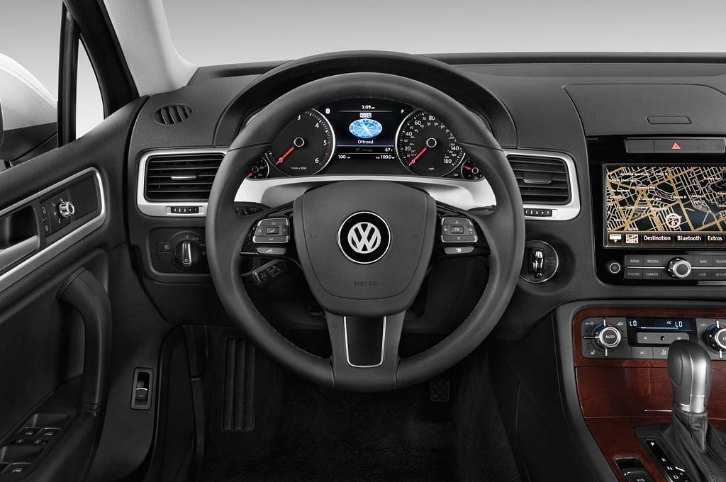 Volkswagen Touareg (Baujahr 2012) Exclusive 5 Türen Lenkrad