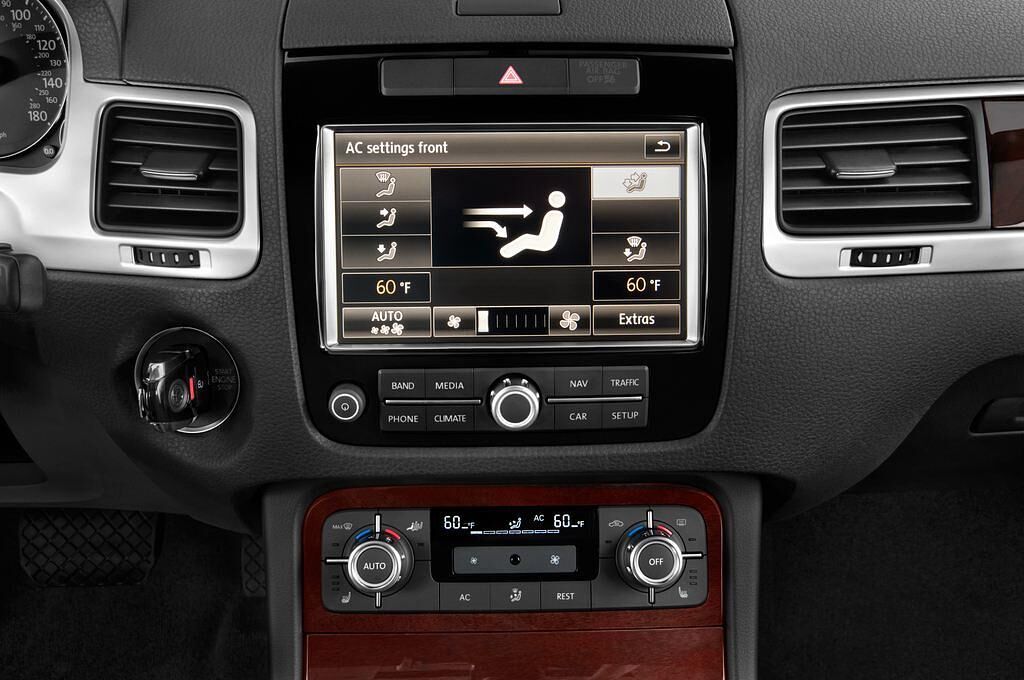 Volkswagen Touareg (Baujahr 2012) Exclusive 5 Türen Temperatur und Klimaanlage