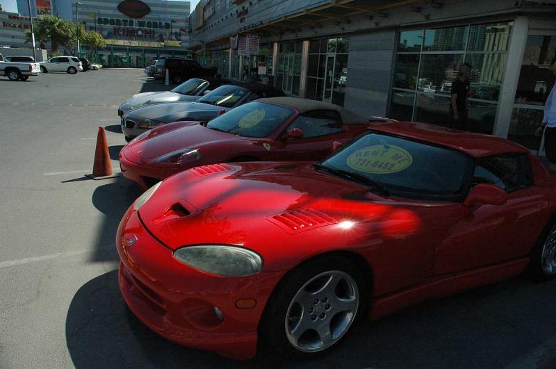 Dodge Viper, Ferrari.. in der Stadt der Sünden gibt es nahezu jedes Auto zu mieten.