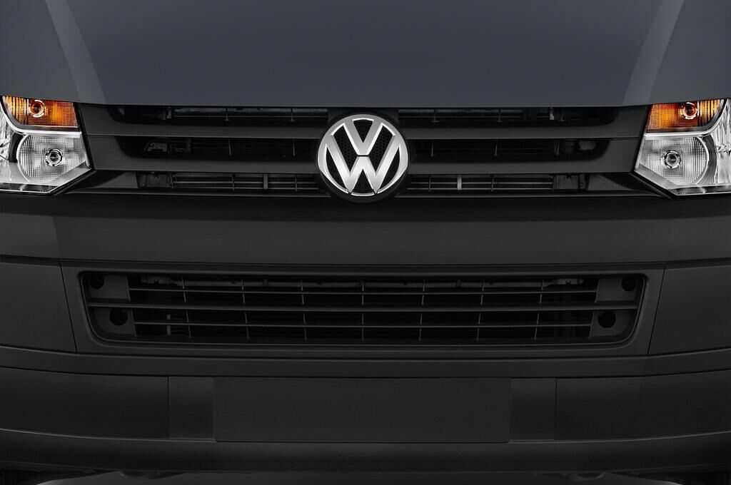 Volkswagen Transporter (Baujahr 2015) 2,0 Tdi 75Kw 2.800 Kurz 4 Türen Kühlergrill und Scheinwerfer