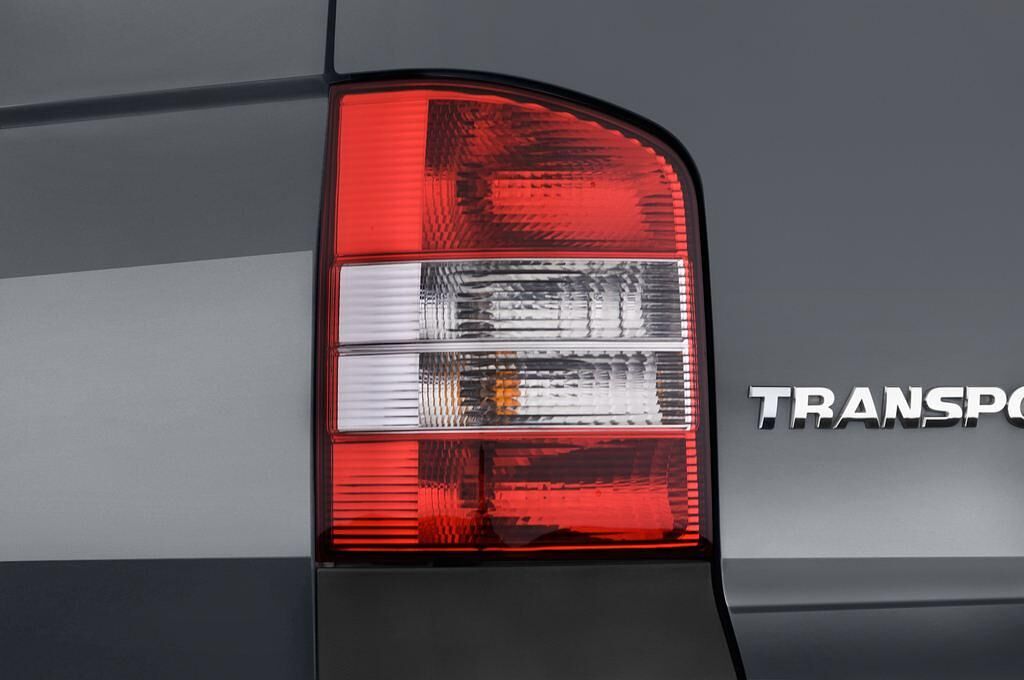 Volkswagen Transporter (Baujahr 2015) 2,0 Tdi 75Kw 2.800 Kurz 4 Türen Rücklicht