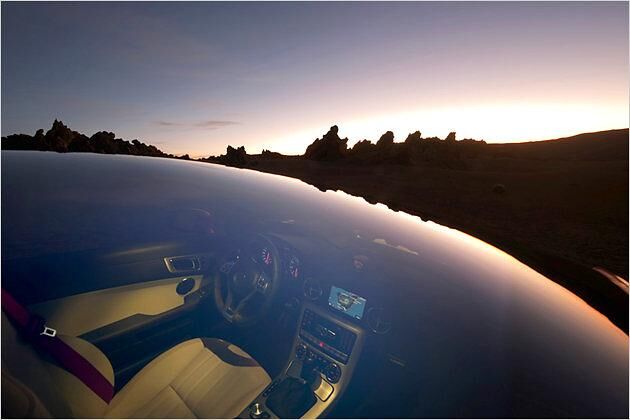 Magic Sky Control: Das optionale Glas-Variodach mit regelbarer Transparenz kostet saftige 2.606 Euro Aufpreis
