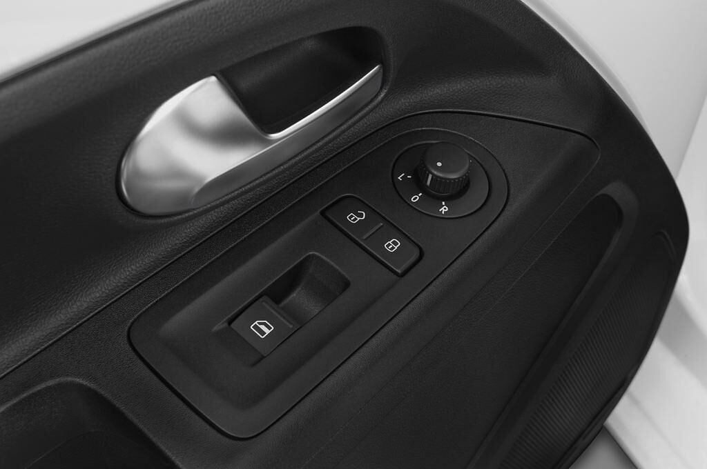 Volkswagen Up! (Baujahr 2012) White up! 3 Türen Bedienungselemente Tür