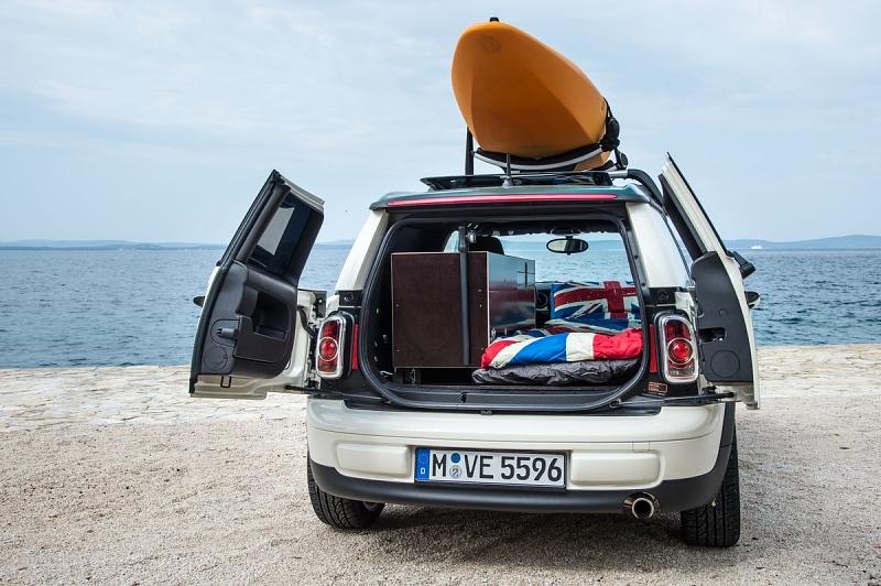 Der Raum im Mini Clubvan Camper wird optimal genutzt
