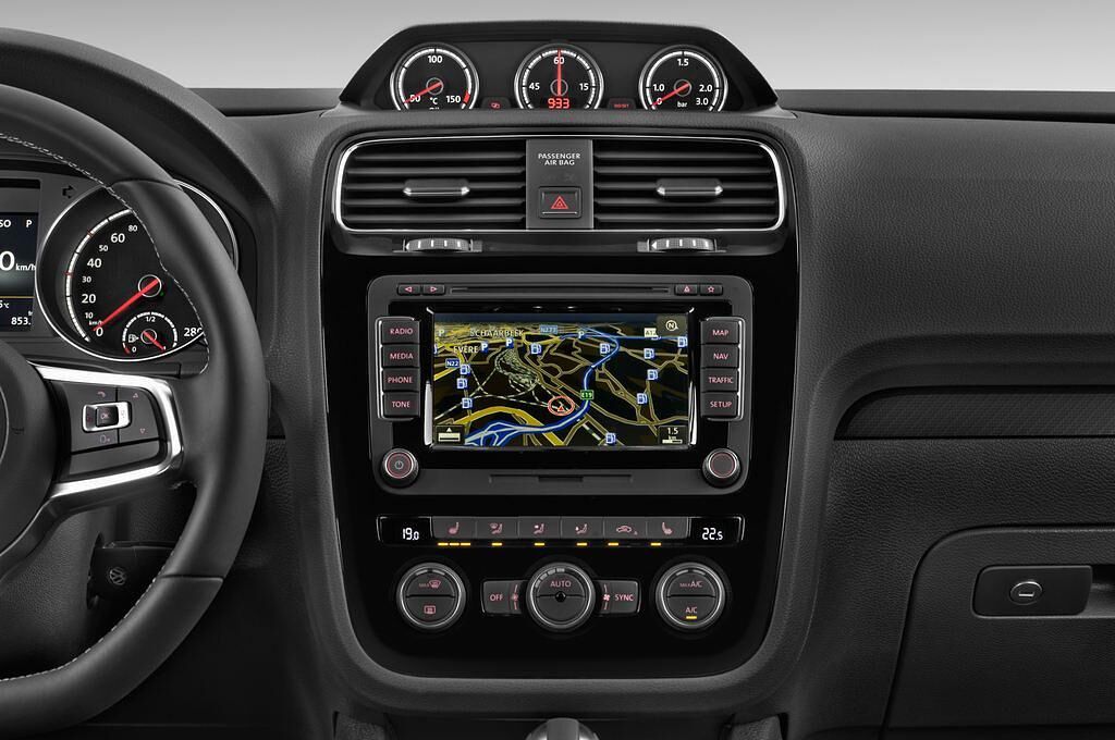 Volkswagen Scirocco (Baujahr 2015) R 3 Türen Mittelkonsole