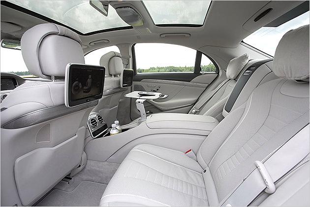Der Fond der langen S-Klasse ermöglicht Reisen wie in der Business Class