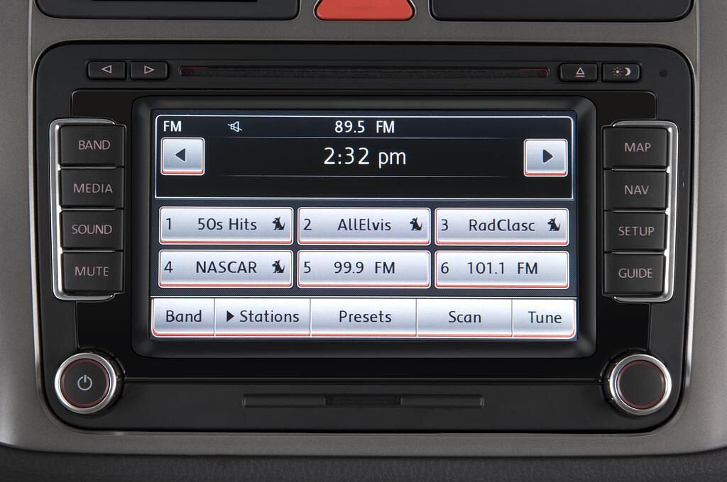 Volkswagen Tiguan (Baujahr 2011) Sport & Style 5 Türen Radio und Infotainmentsystem