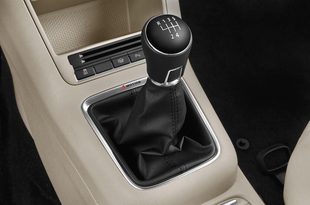 Volkswagen Tiguan (Baujahr 2012) Sport & Style 5 Türen Schalthebel