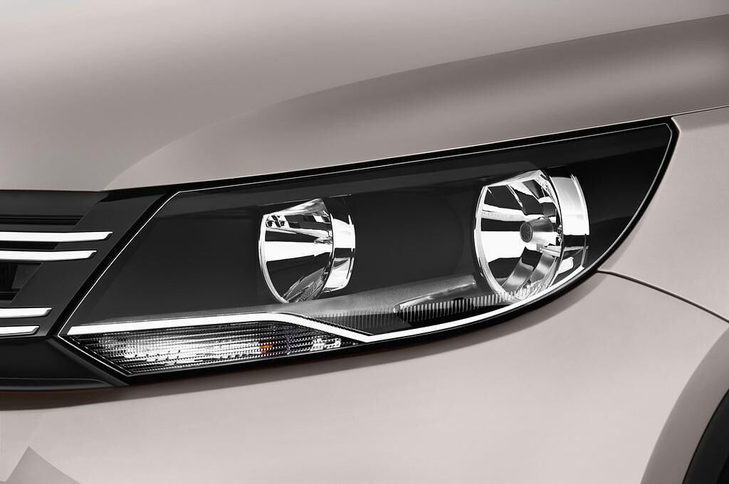 Volkswagen Tiguan (Baujahr 2012) Sport & Style 5 Türen Scheinwerfer