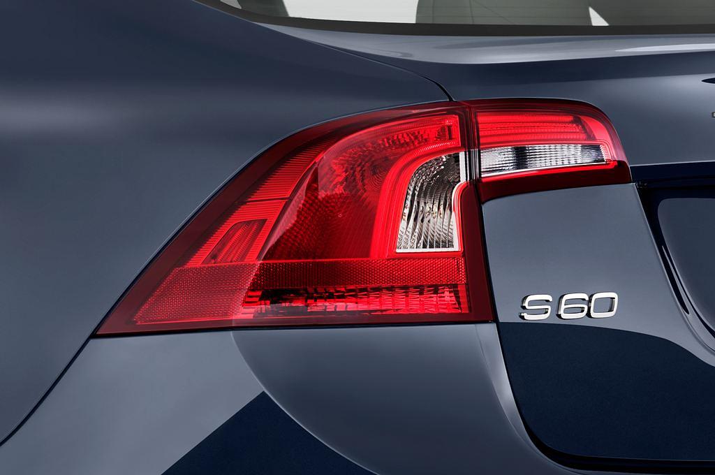 Volvo S60 (Baujahr 2011) Summum 4 Türen Rücklicht